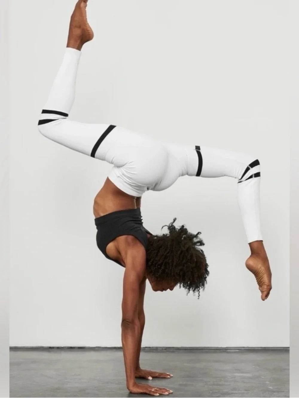 ALO Yoga Legit Leggings, Black & White XS NWT